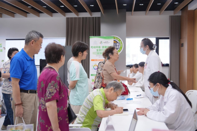 上海市第六人民医院临床营养科举办社区义诊健康咨询活动